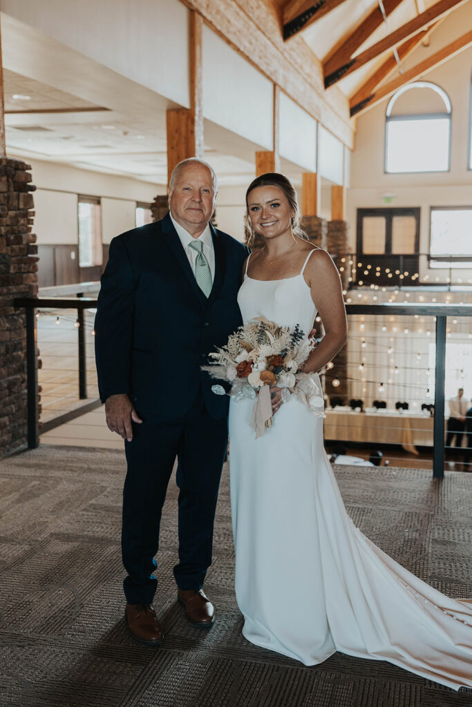 bride and dad first look