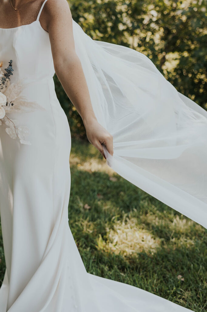 outdoor bridal portrait poses