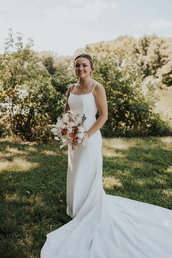 outdoor bridal portrait poses