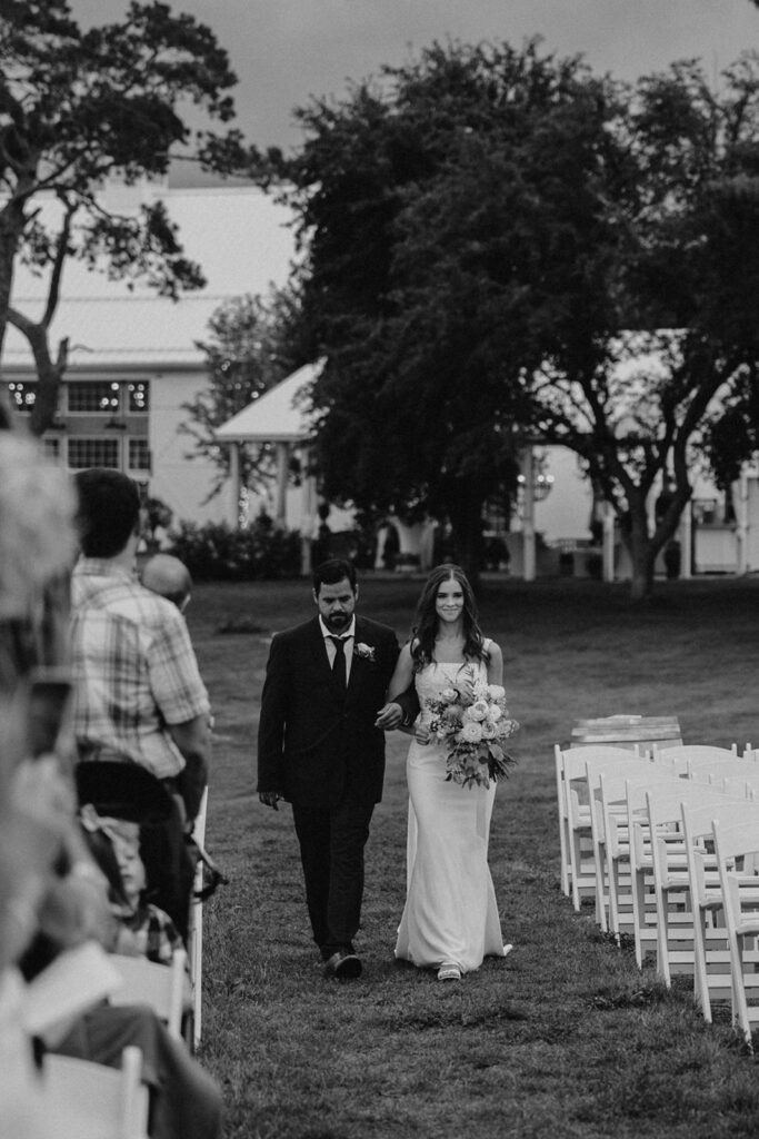 dad walking bride down the aisle