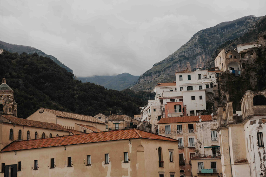 amalfi coast, a beautiful location to elope in italy