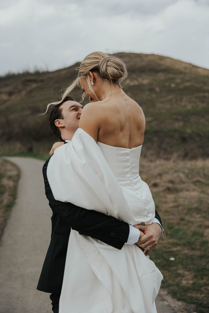 outdoor wedding portraits at the Fish Creek Provincial Park