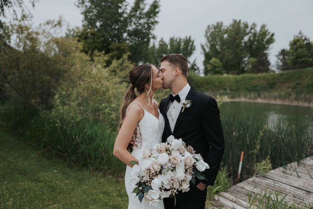 romantic summer documentary style wedding photos