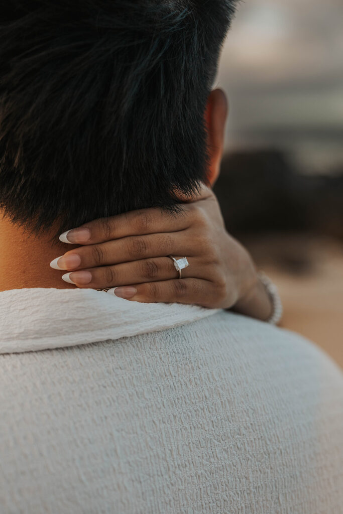 romantic couple photos on the beach