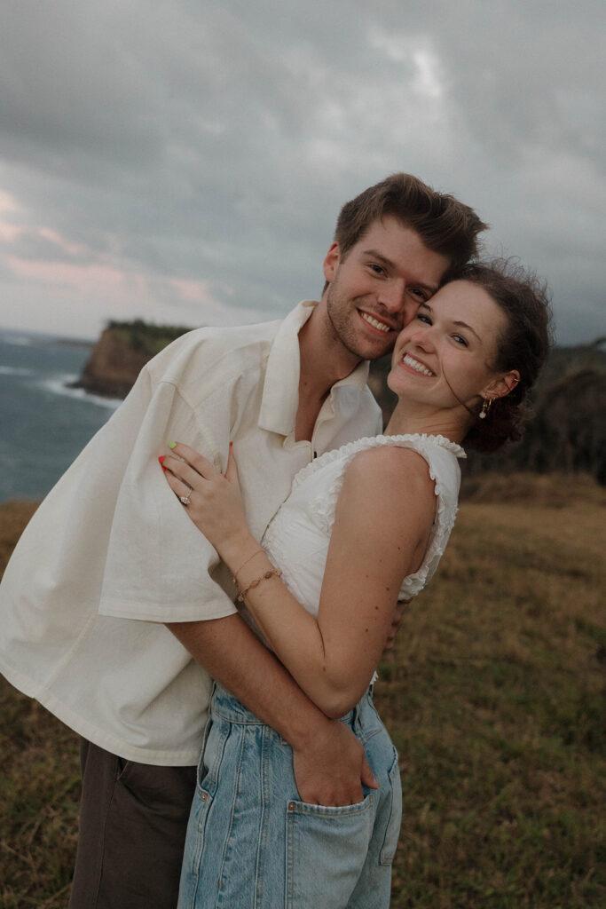 hawaii surprise proposal photos on the cliffs romantic and candid