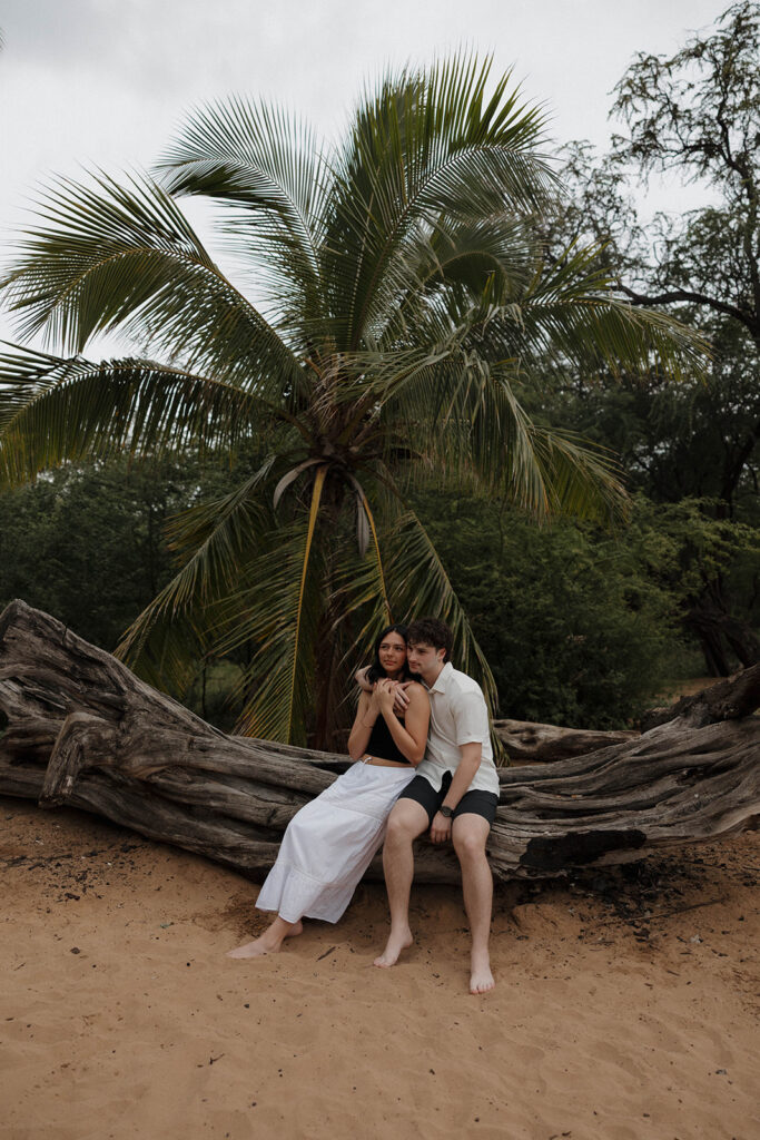 Po‘olenalena Beach Couples Session with a Dreamy Maui Backdrop