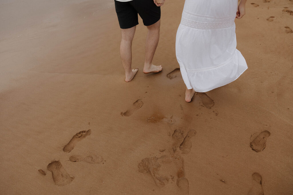 hawaii engagement photos candid and romantic