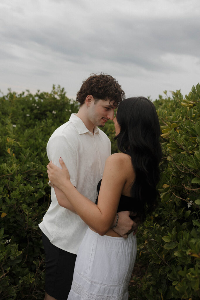 Po‘olenalena Beach Couples Session with a Dreamy Maui Backdrop
