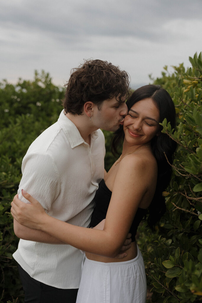 hawaii engagement photos candid and romantic