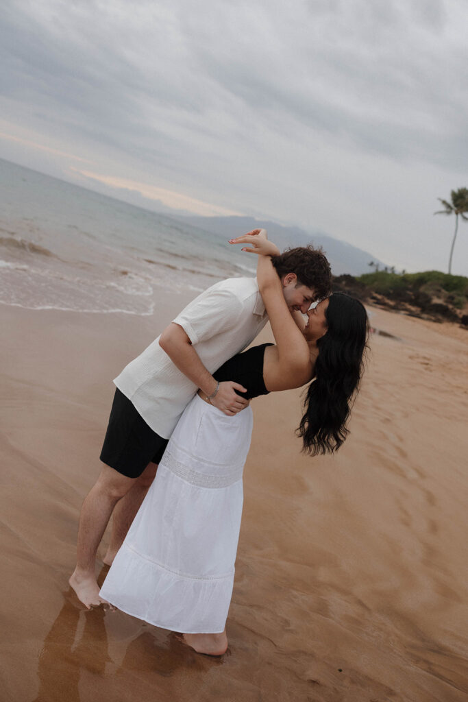 candid beach photos engagement