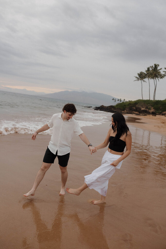 candid beach photos engagement