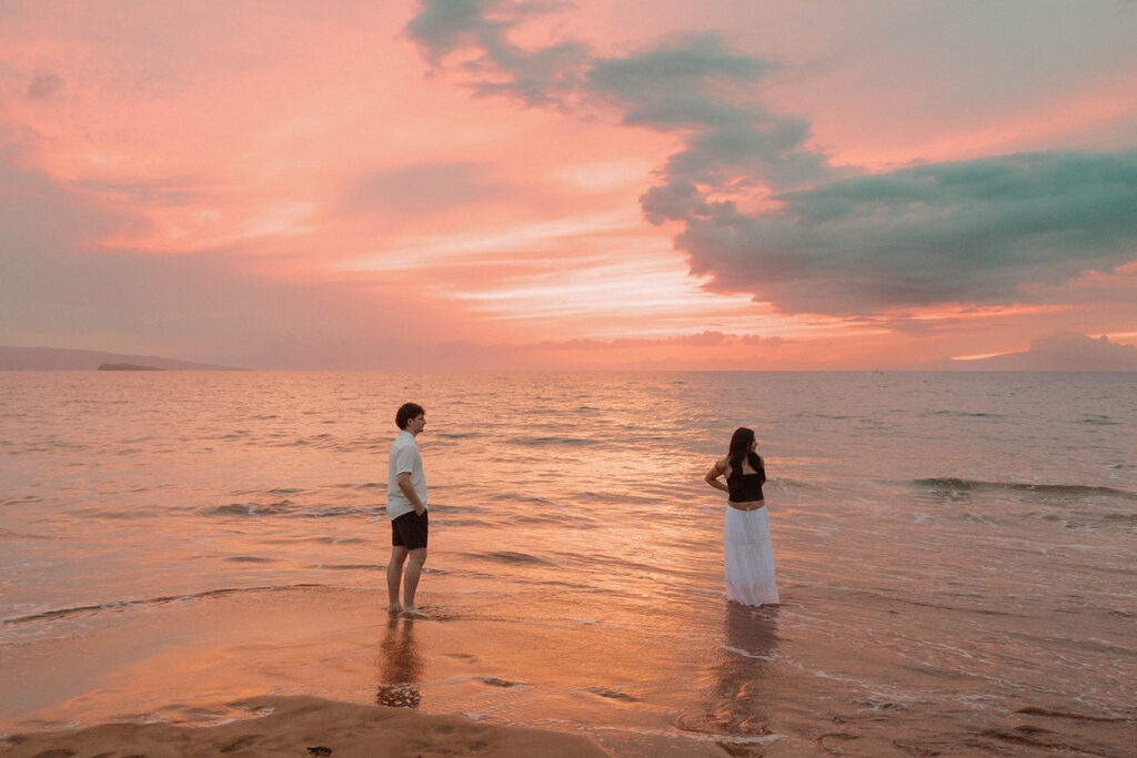 vibrant sunset couple photos in maui on the beach