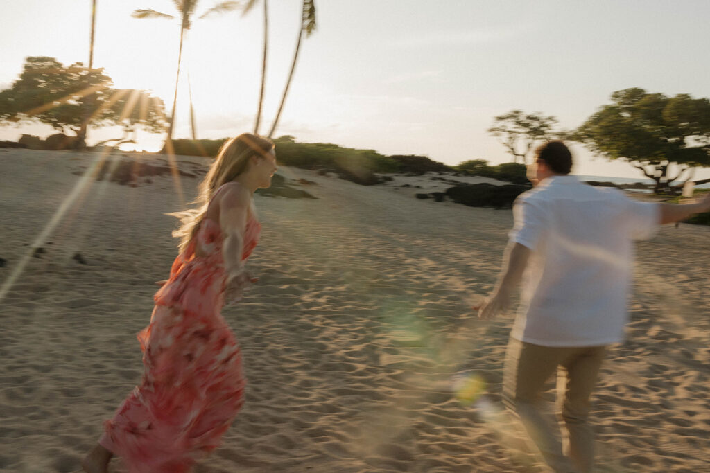 sunset engagement photos in hawaii