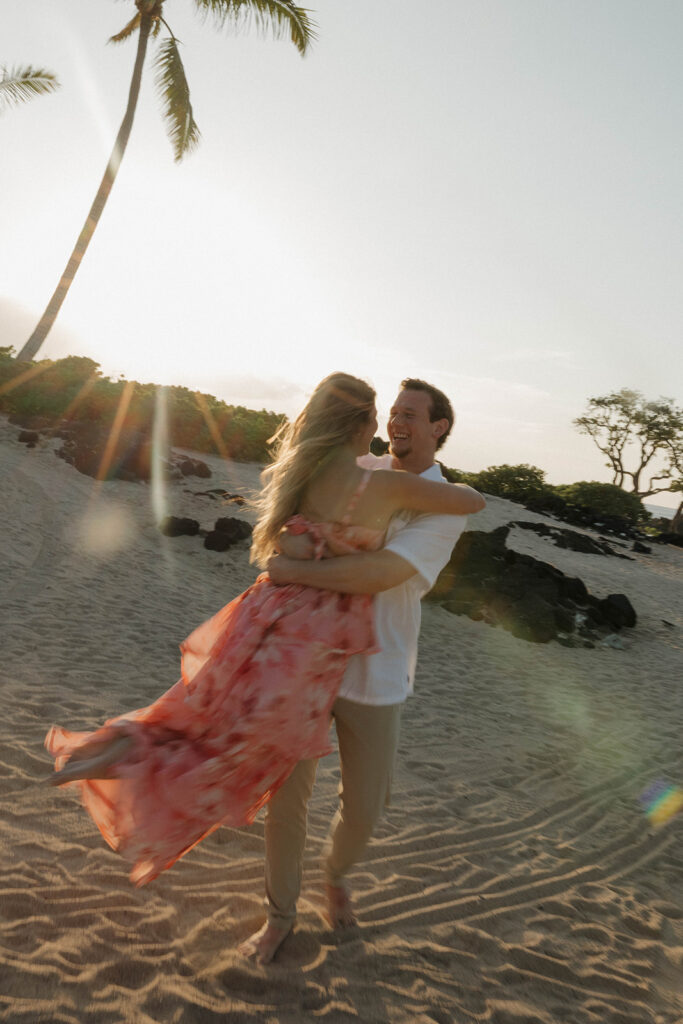 sunset engagement photos in hawaii
