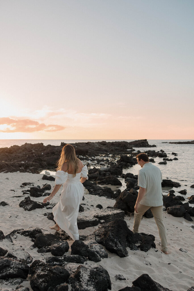 beach couples photoshoot in hawaii at sunset