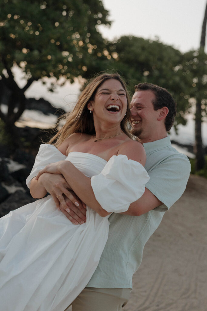 tropical island engagement photos on the beach