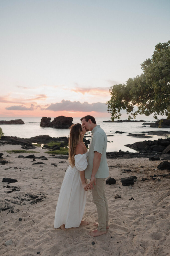 romantic golden hour beach photos couple