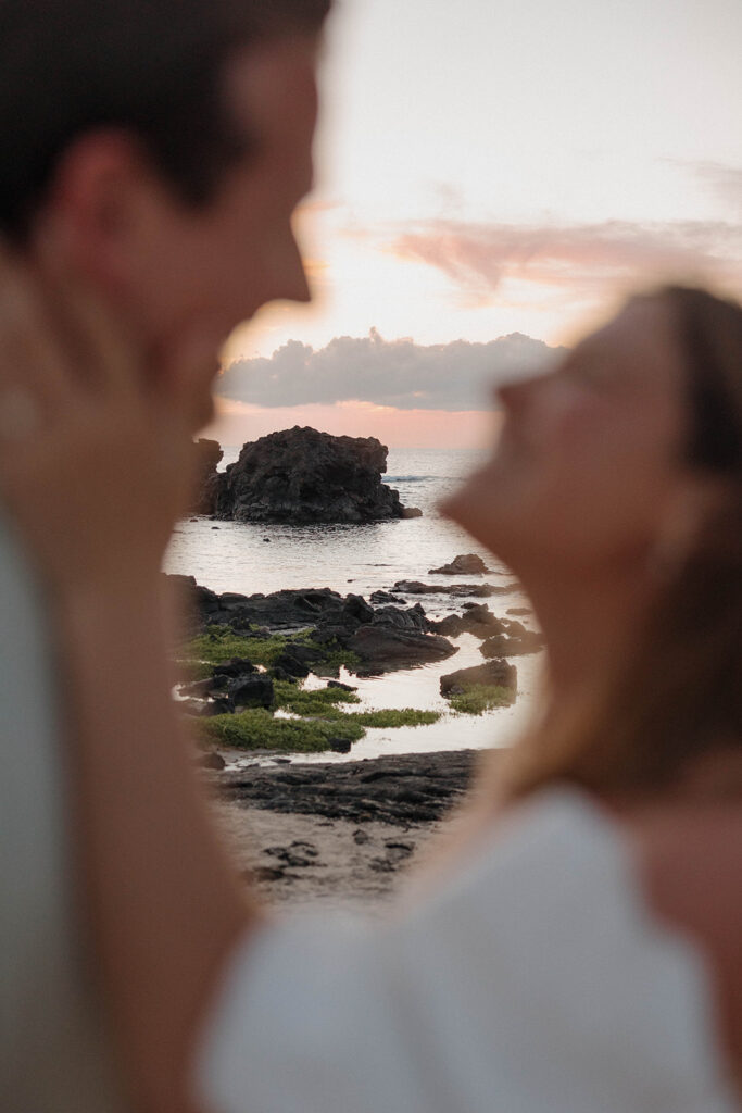 romantic golden hour beach photos couple