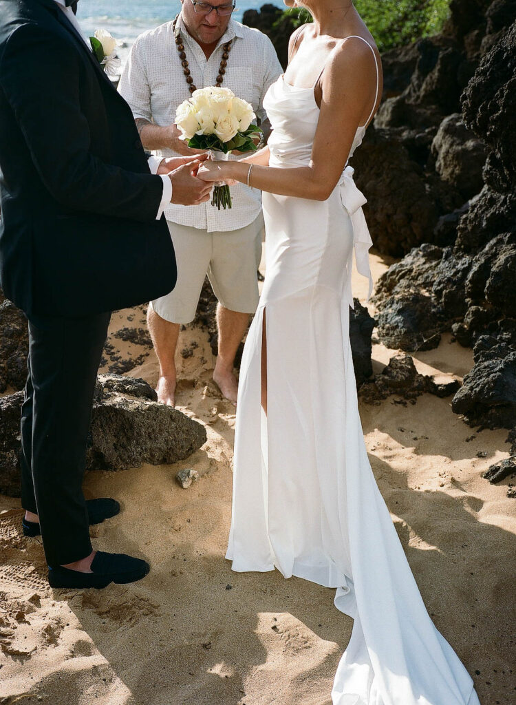 makena cove bride and groom photos in hawaii