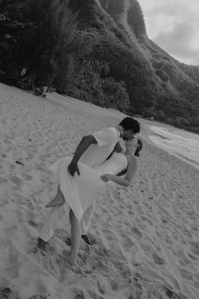 beach wedding photos tropical elopement in maui