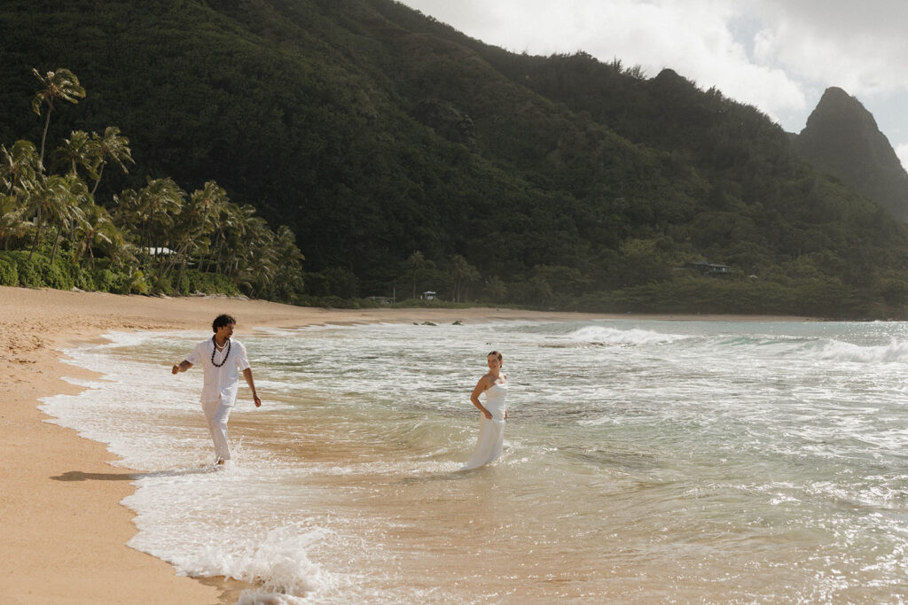 beach wedding photos tropical elopement in maui
