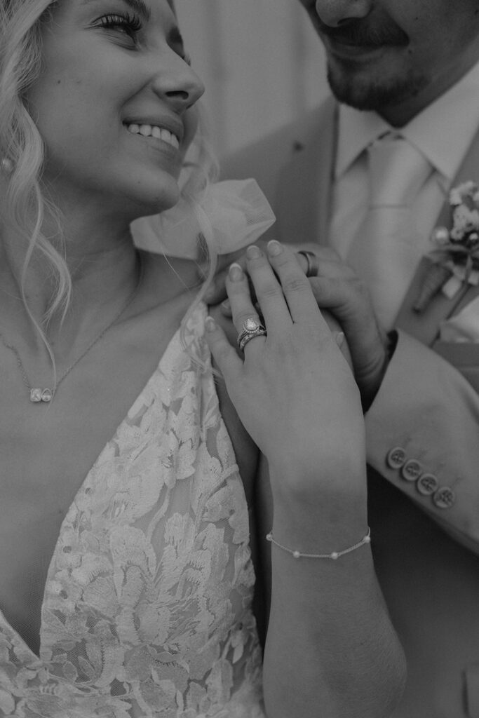 bride and groom wedding photos timeless and modern