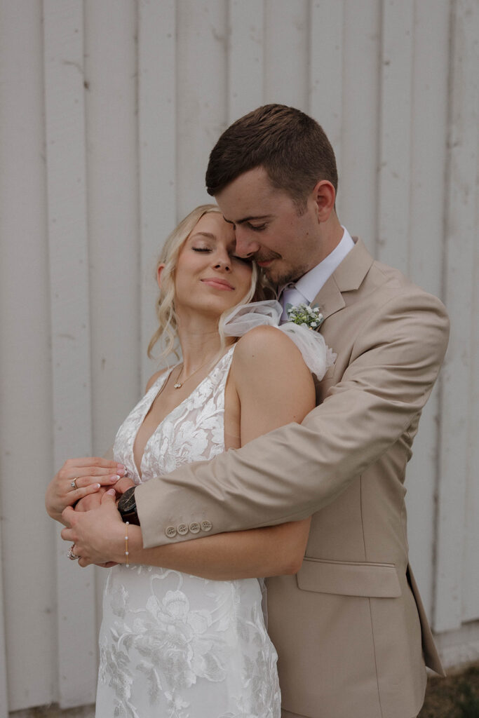 bride and groom wedding photos timeless and modern