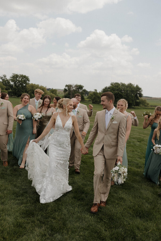 documentary style wedding photos in sioux falls
