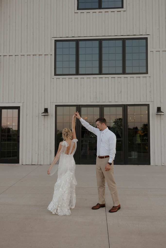 romantic couple photos at south dakota wedding at riverview barn