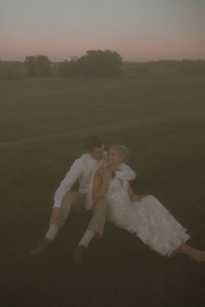 romantic couple photos at south dakota wedding at riverview barn