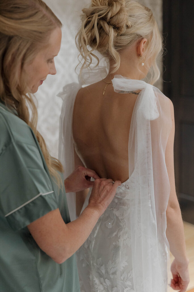 Heartfelt June Wedding at Riverview Barn in Sioux Falls
