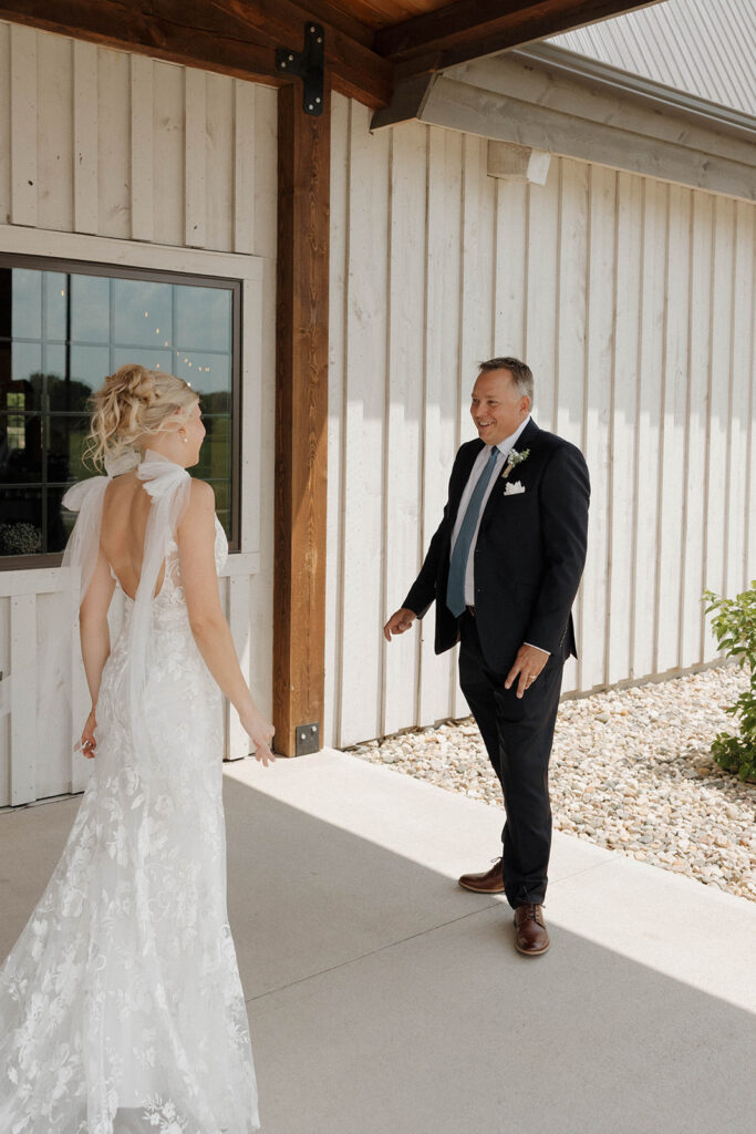 first look wedding photos in sioux falls south dakota
