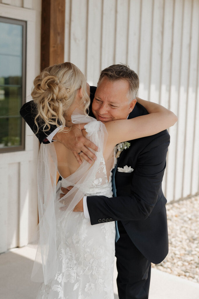 Heartfelt June Wedding at Riverview Barn in Sioux Falls