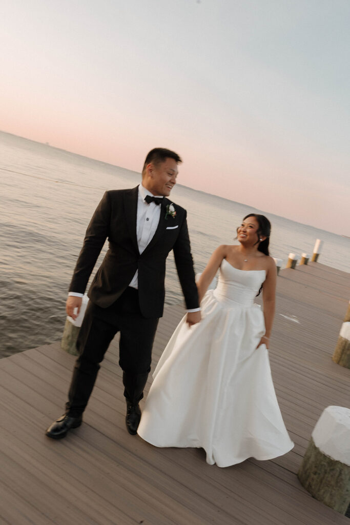 wedding photos by the lake