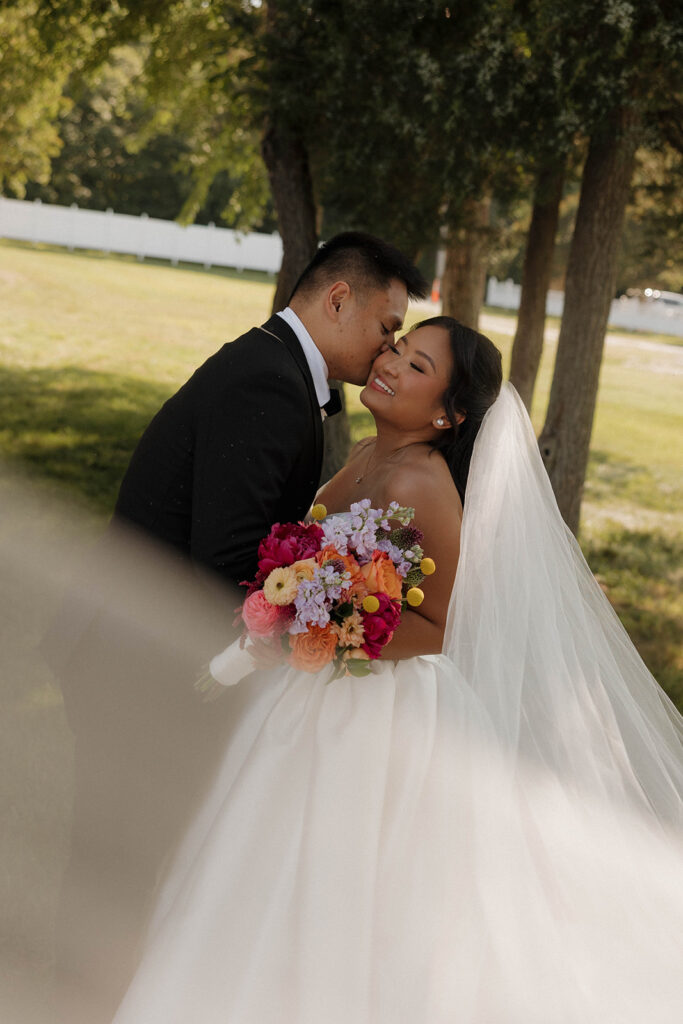 romantic wedding photos outdoors in maryland