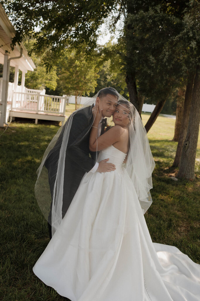romantic wedding photos outdoors in maryland
