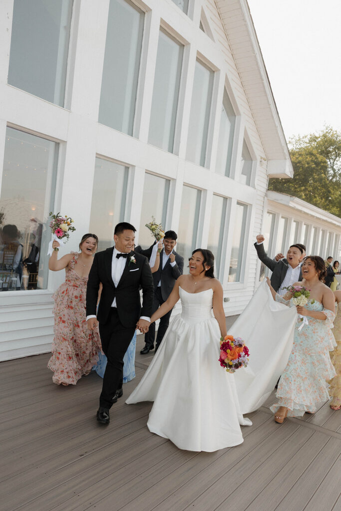 bridal party photos in the summertime