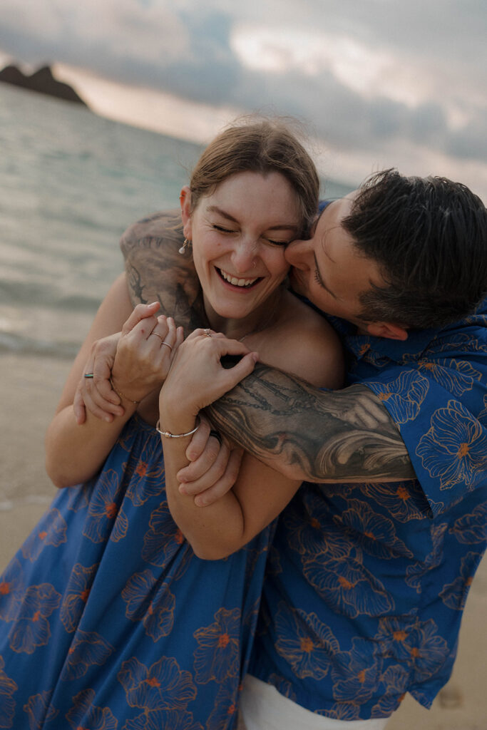 romantic couples photography in oahu hawaii